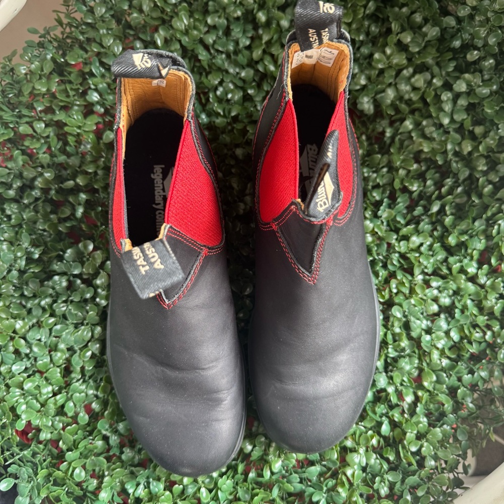Blundstone Unisex Men's 6.5 (stamped on sole) Women's 8.5 VOLTAN Black/Red NEW - Picture 2 of 9